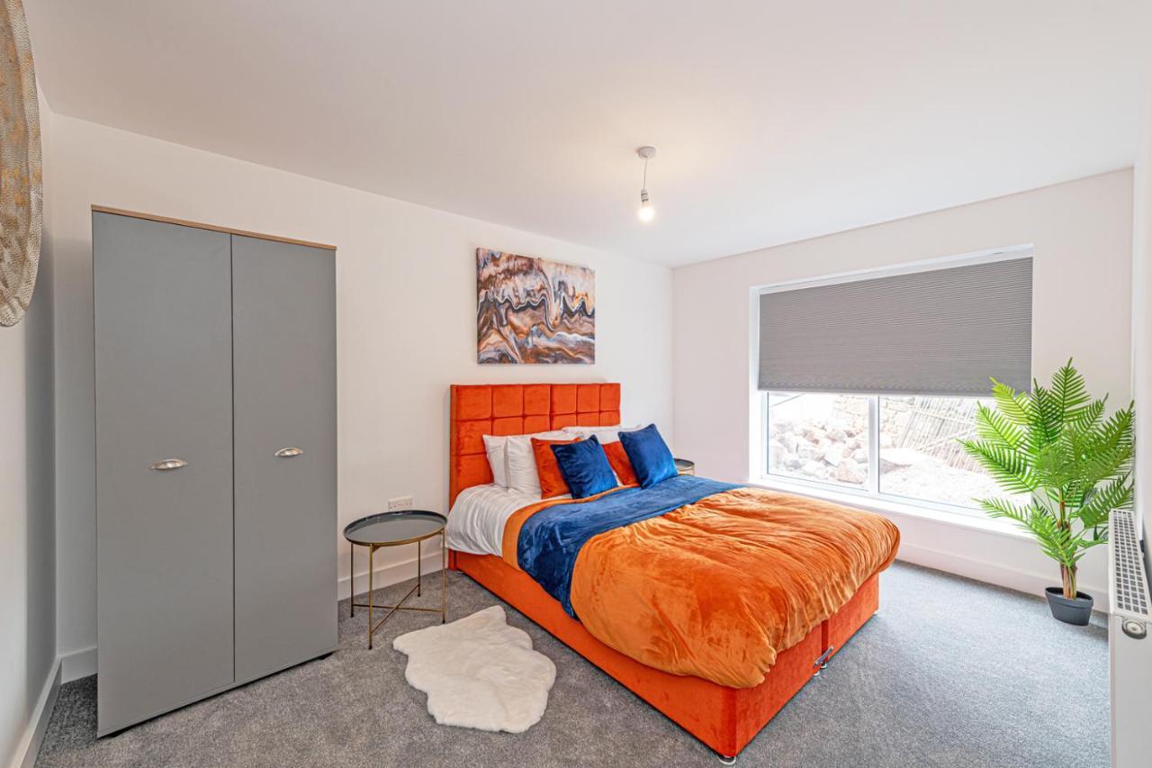 Gospel Heights Luxury Apartments With Parking Heswall Exteriör bild