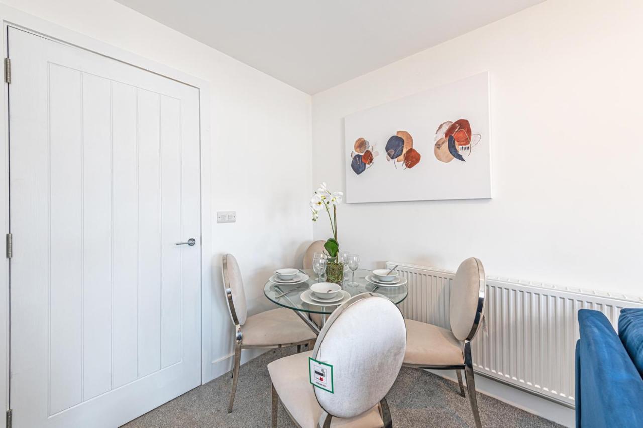 Gospel Heights Luxury Apartments With Parking Heswall Exteriör bild