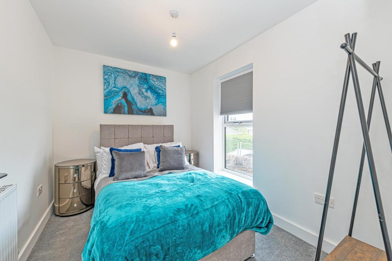 Gospel Heights Luxury Apartments With Parking Heswall Exteriör bild