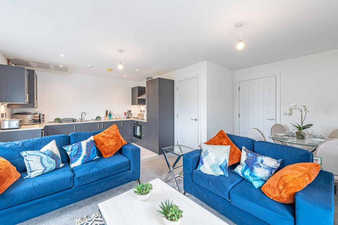 Gospel Heights Luxury Apartments With Parking Heswall Exteriör bild