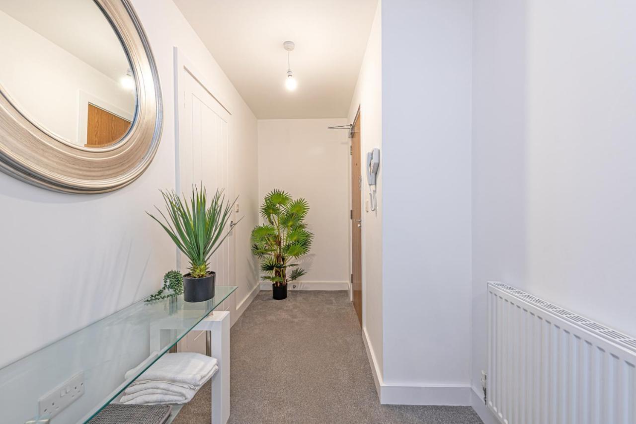 Gospel Heights Luxury Apartments With Parking Heswall Exteriör bild