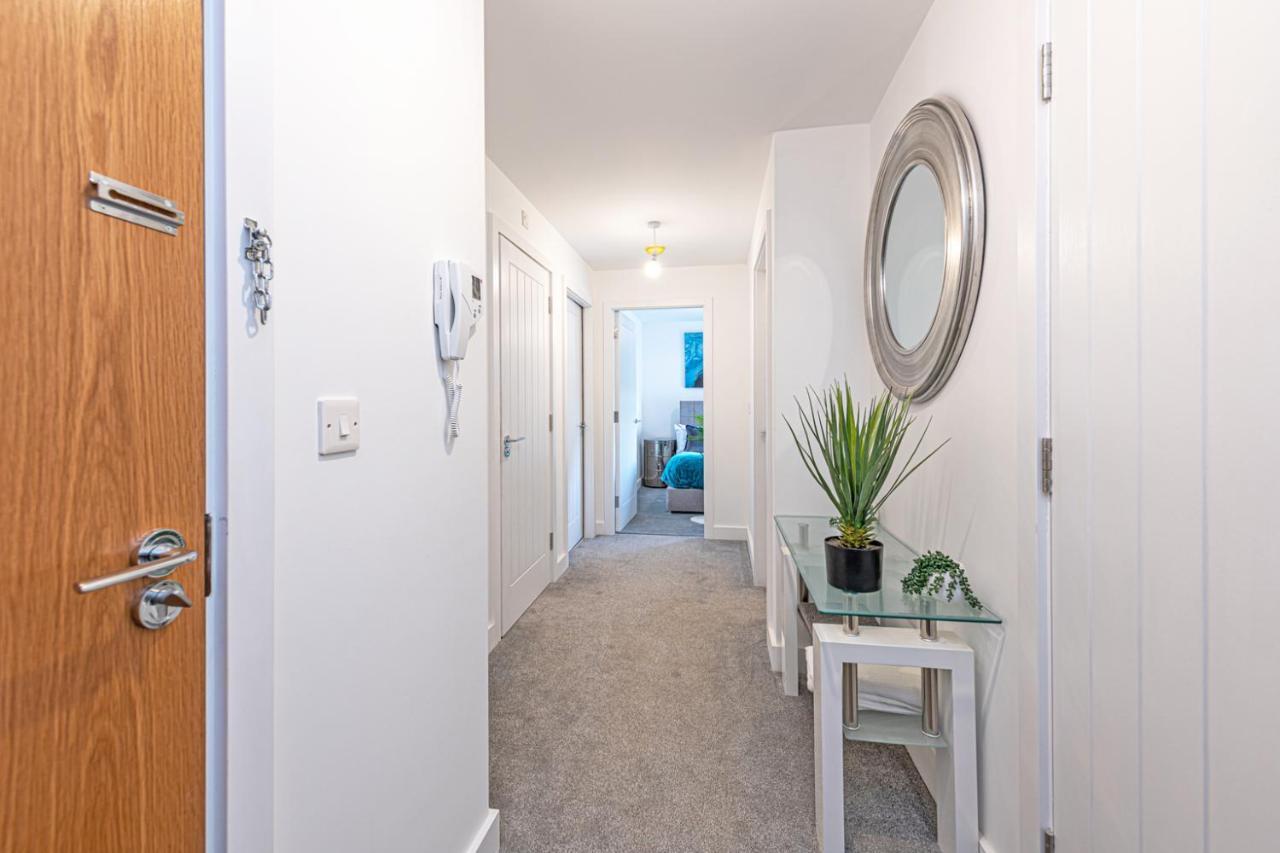 Gospel Heights Luxury Apartments With Parking Heswall Exteriör bild