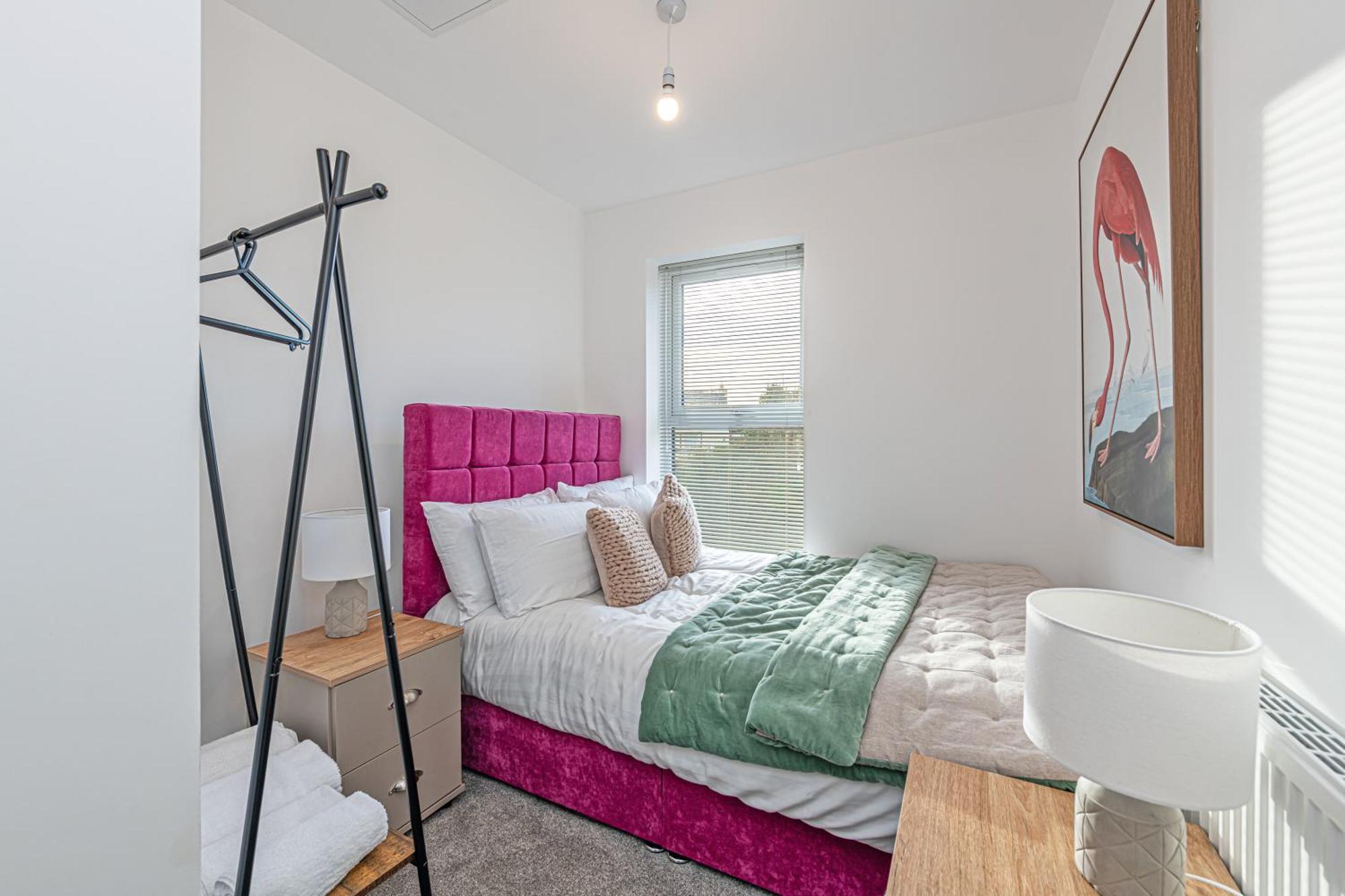 Gospel Heights Luxury Apartments With Parking Heswall Exteriör bild