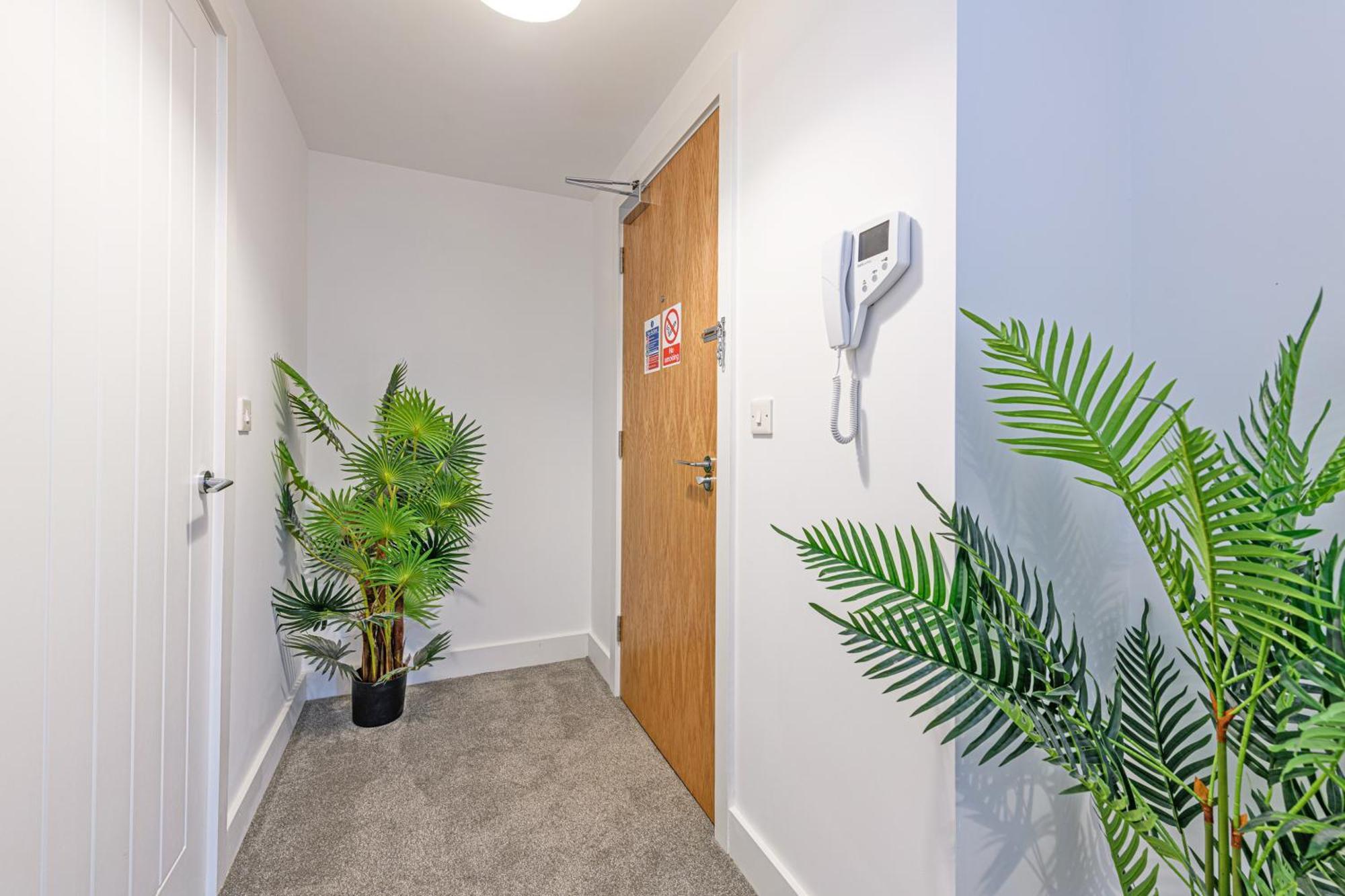 Gospel Heights Luxury Apartments With Parking Heswall Exteriör bild